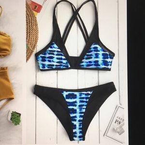 Cupshe all I see tie dye bikini NWT XXL blue